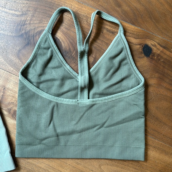COPY - SET ACTIVE Crop Top Sports Bra 2-pack / XS ribbed Racerback / cream & gr… - Picture 5 of 6